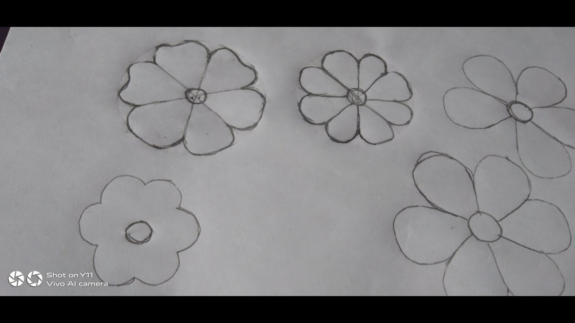 Simple flower🌺🌺design drawing tips & tricks for beginners for aari work  from Savi Aari Designers()