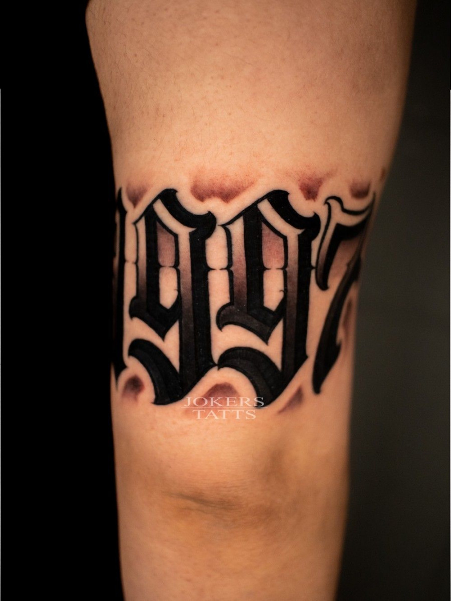 Custom Lettering Tattoo en   Tatuajes