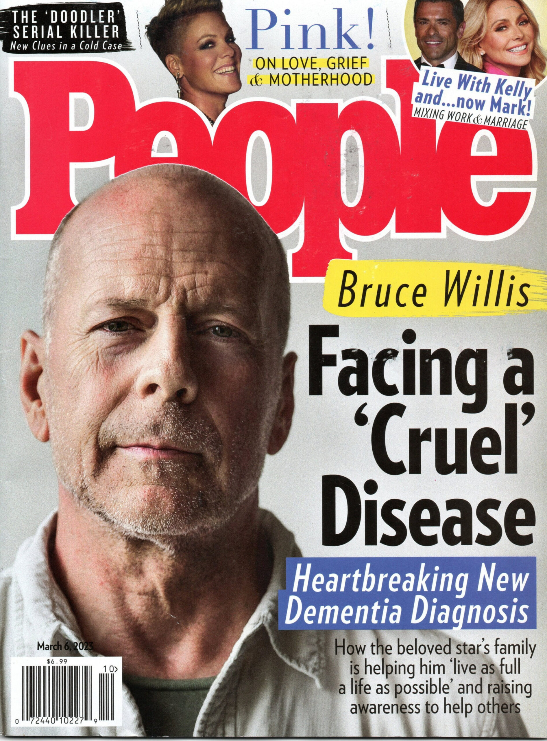 PEOPLE Magazine März   Bruce Willis Pink Mark Consuelos Kelly Ripa  Adam Lambert