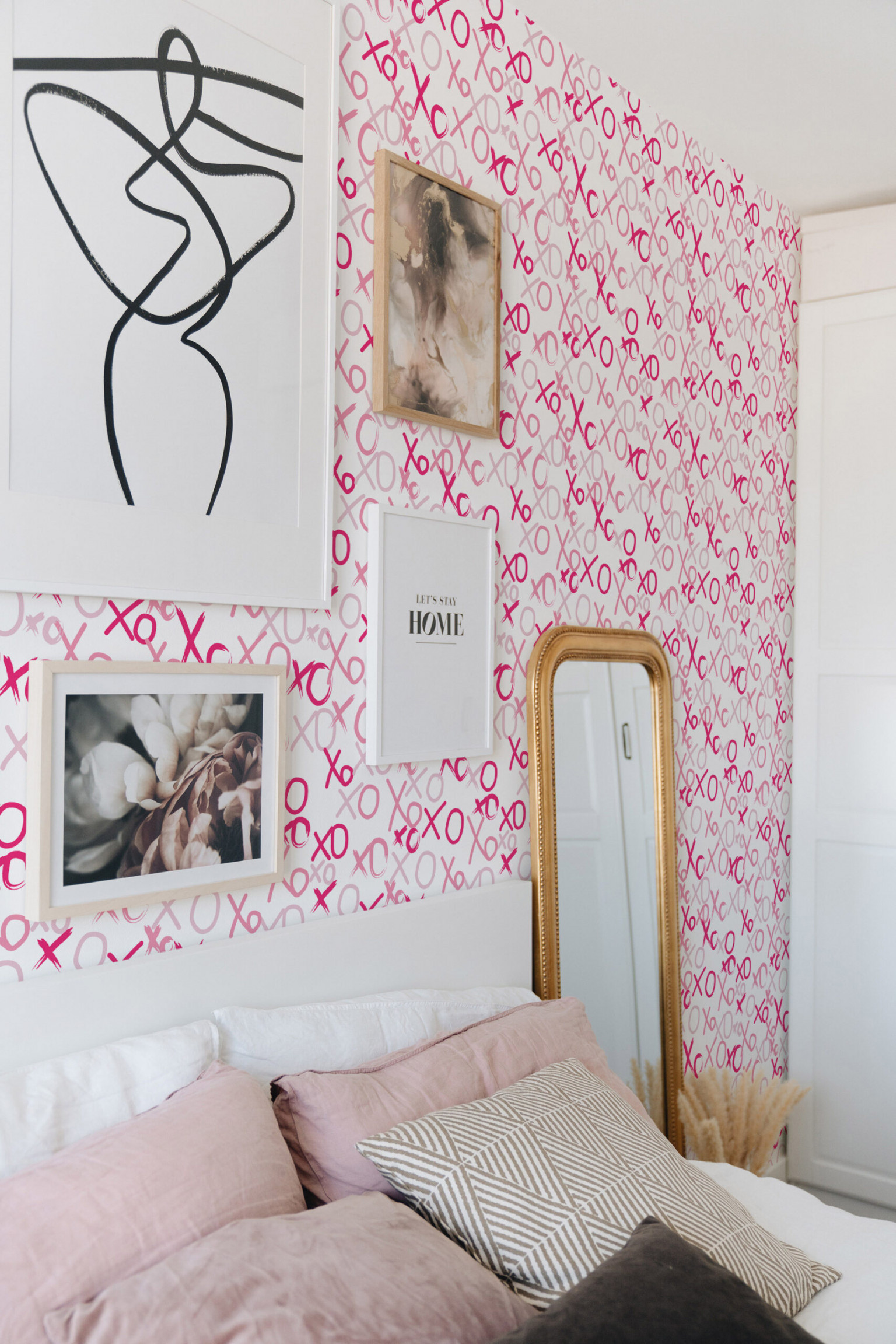 Pink preppy Wallpaper - Peel and Stick or Non-Pasted